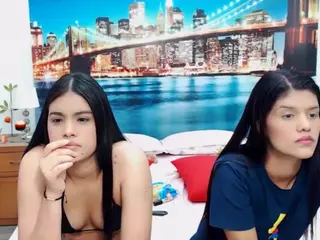 MishellFolk's Live Sex Cam Show