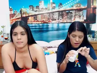 MishellFolk's Live Sex Cam Show