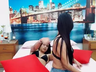 MishellFolk's Live Sex Cam Show