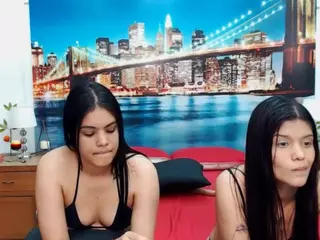 MishellFolk's Live Sex Cam Show