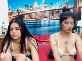MishellFolk's Live Sex Cam Show