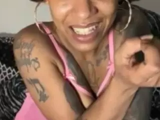 CinnaRoc's Live Sex Cam Show