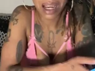 CinnaRoc's Live Sex Cam Show