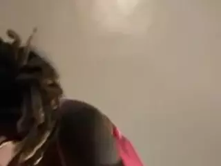 CinnaRoc's Live Sex Cam Show