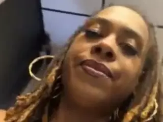 CinnaRoc's Live Sex Cam Show