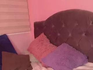 SuzieBluee's Live Sex Cam Show