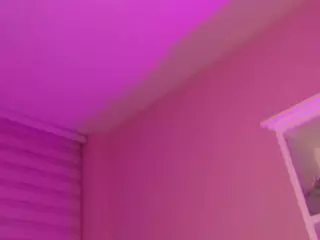 SuzieBluee's Live Sex Cam Show