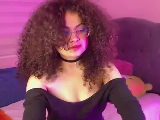 SuzieBluee's Live Sex Cam Show