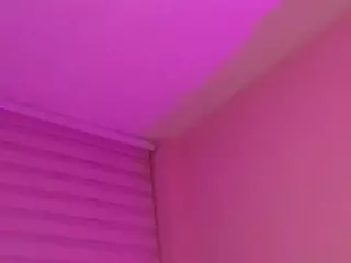 SuzieBluee's Live Sex Cam Show