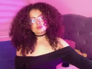 SuzieBluee's Live Sex Cam Show