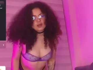 SuzieBluee's Live Sex Cam Show