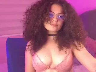 SuzieBluee's Live Sex Cam Show