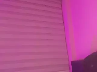 SuzieBluee's Live Sex Cam Show