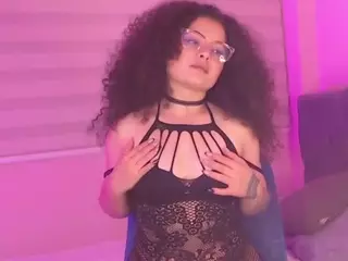 SuzieBluee's Live Sex Cam Show