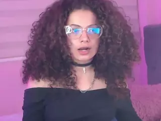 SuzieBluee's Live Sex Cam Show