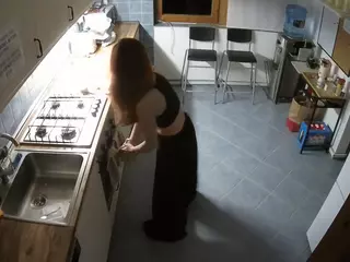 voyeurcam julmodels kitchen 2's Live Sex Cam Show