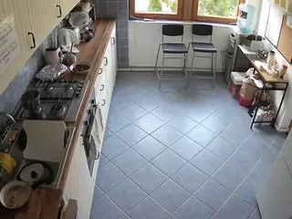 voyeurcam julmodels kitchen 2's Live Sex Cam Show