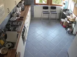 voyeurcam julmodels kitchen 2's Live Sex Cam Show