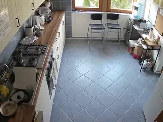 voyeurcam julmodels kitchen 2's Live Sex Cam Show