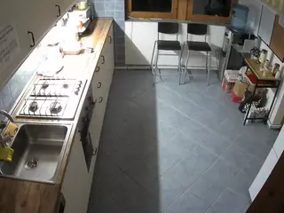 voyeurcam julmodels kitchen 2's Live Sex Cam Show