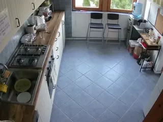 voyeurcam julmodels kitchen 2's Live Sex Cam Show