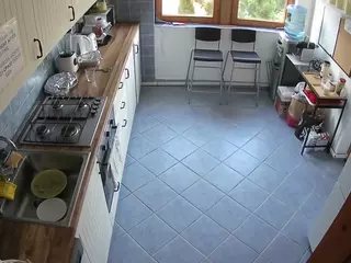 voyeurcam julmodels kitchen 2's Live Sex Cam Show