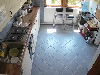 voyeurcam julmodels kitchen 2's Live Sex Cam Show