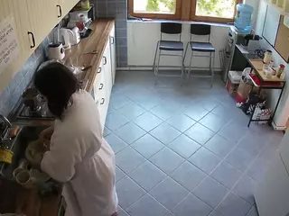 voyeurcam julmodels kitchen 2's Live Sex Cam Show