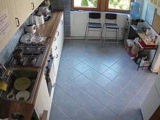 voyeurcam julmodels kitchen 2's Live Sex Cam Show