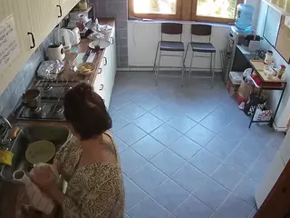 voyeurcam julmodels kitchen 2's Live Sex Cam Show