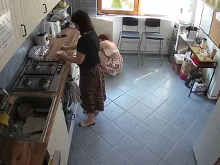 voyeurcam julmodels kitchen 2's Live Sex Cam Show