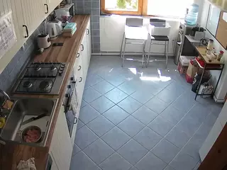 voyeurcam julmodels kitchen 2's Live Sex Cam Show