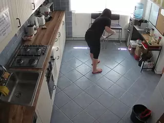 voyeurcam julmodels kitchen 2's Live Sex Cam Show