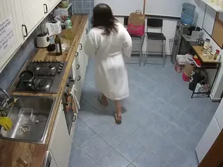 voyeurcam julmodels kitchen 2's Live Sex Cam Show