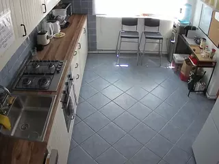 voyeurcam julmodels kitchen 2's Live Sex Cam Show