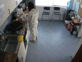 voyeurcam julmodels kitchen 2's Live Sex Cam Show