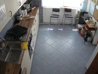 voyeurcam julmodels kitchen 2's Live Sex Cam Show