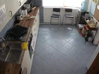 voyeurcam julmodels kitchen 2's Live Sex Cam Show