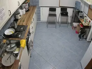 voyeurcam julmodels kitchen 2's Live Sex Cam Show