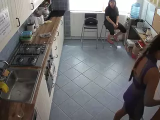 voyeurcam julmodels kitchen 2's Live Sex Cam Show