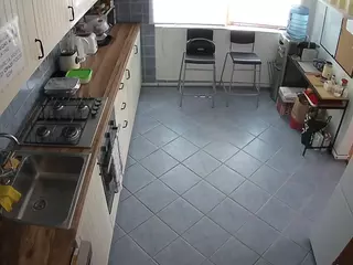 voyeurcam julmodels kitchen 2's Live Sex Cam Show