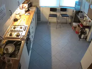 voyeurcam julmodels kitchen 2's Live Sex Cam Show