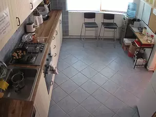 voyeurcam julmodels kitchen 2's Live Sex Cam Show