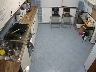 voyeurcam julmodels kitchen 2's Live Sex Cam Show