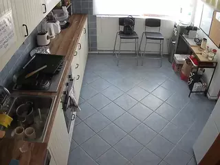 voyeurcam julmodels kitchen 2's Live Sex Cam Show