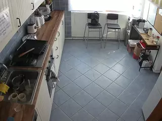 voyeurcam julmodels kitchen 2's Live Sex Cam Show