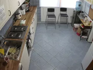 voyeurcam julmodels kitchen 2's Live Sex Cam Show