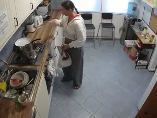 voyeurcam julmodels kitchen 2's Live Sex Cam Show