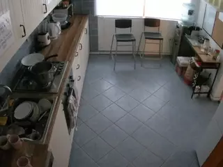 voyeurcam julmodels kitchen 2's Live Sex Cam Show