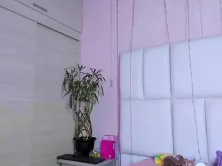 - K Y A N A -'s Live Sex Cam Show